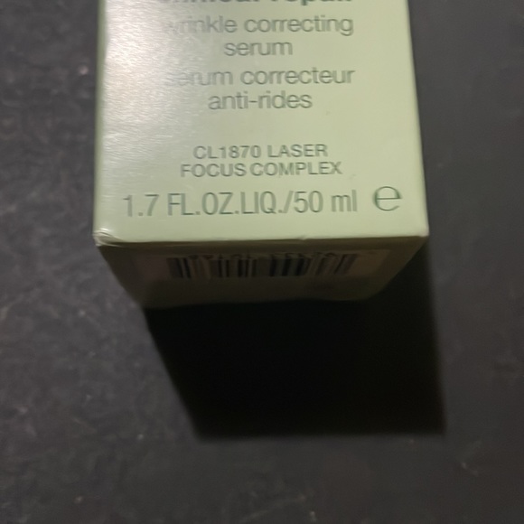 Clinique - Picture 7 of 7